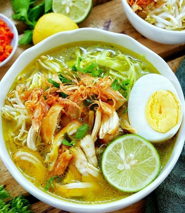 Resep Soto Lamongan dengan Kuah Kuning Gurih Segar