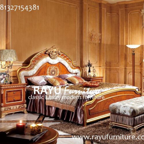 Tempat Tidur Jati