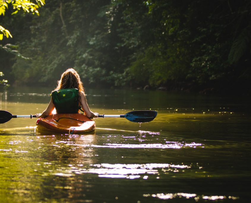 Kayak sul fiume-Turismo naturalistico
